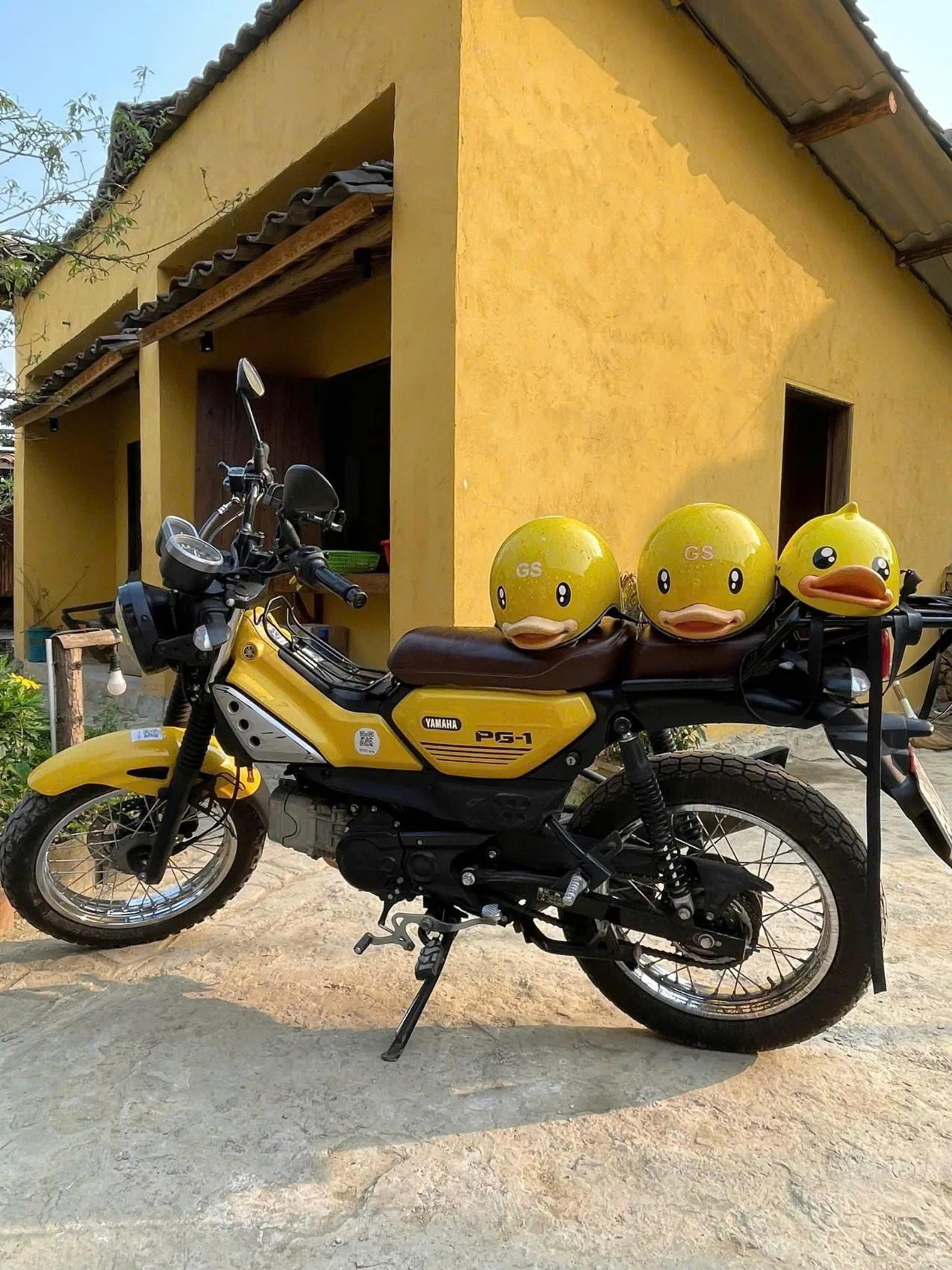 Xe Yamaha PG-1 màu vàng